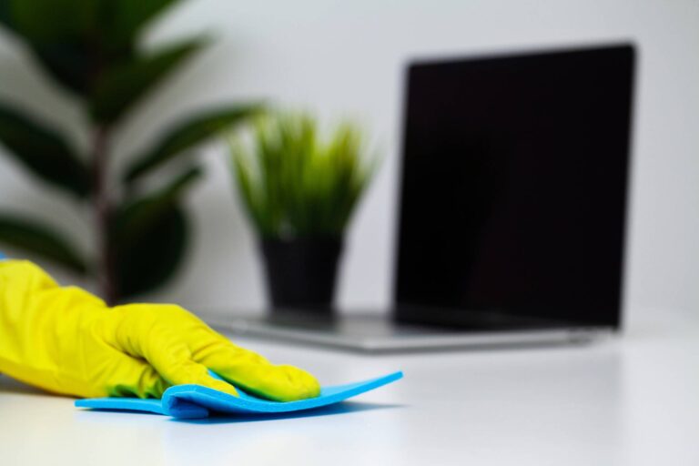 La pulizia aziendale, sicurezza e non solo: i perché dell’importanza della pulizia nell’ambiente di lavoro
